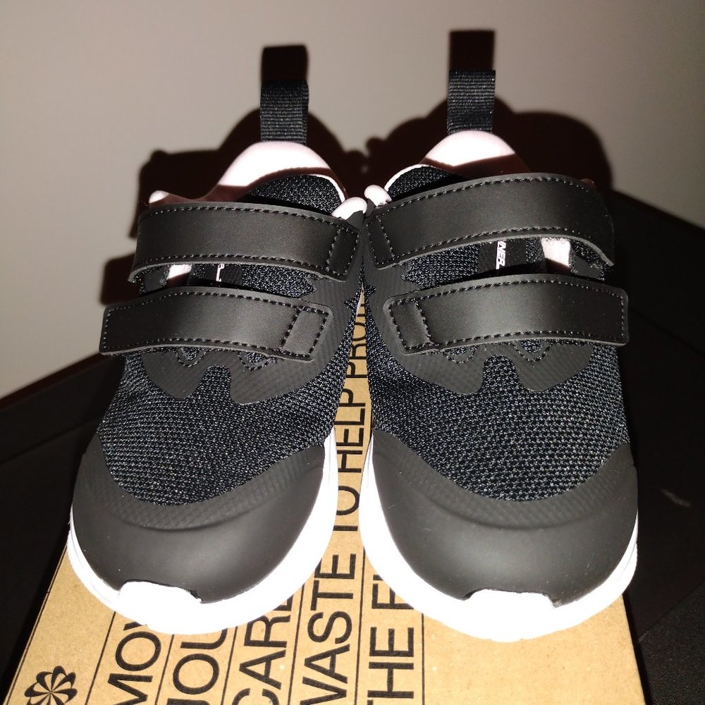 NIKE *NIB* Star runner 7 (TDV) 7TODDLER. Color: Black/Dark Smoke Grey/Black